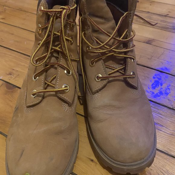 Slightly worn out Timberland's - Picture 3 of 3